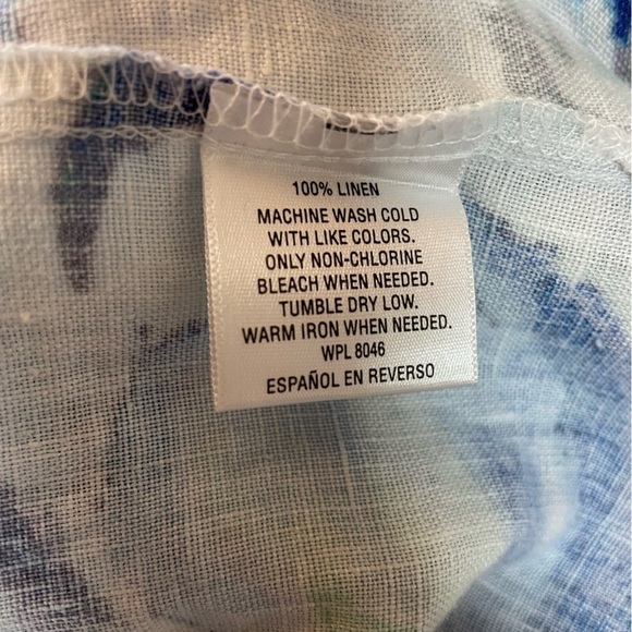 JM Collection 100% linen blouse. Beautiful top with one small blemish. In pics - Picture 3 of 5